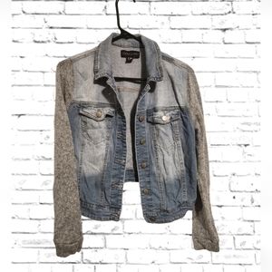 Tinseltown women's Jean Jacket with gray sweater sleeves size M